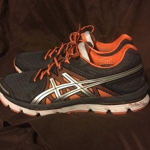 Men’s Asics like new orange running shoes size 12